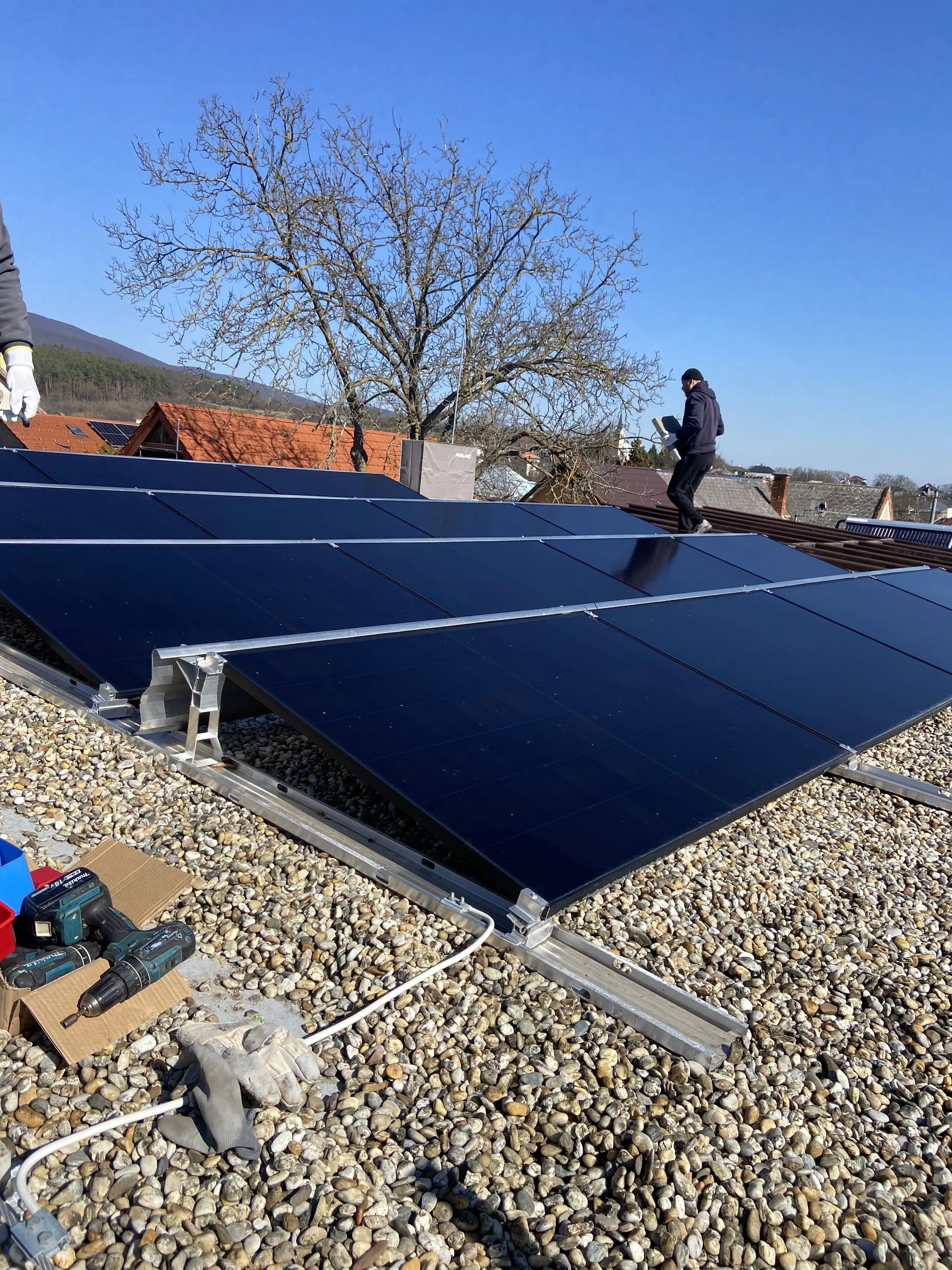 SOLARTECH - Profesionálne fotovoltaické služby na celom Slovensku